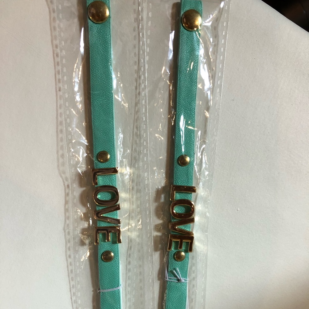 Snap love bracelet